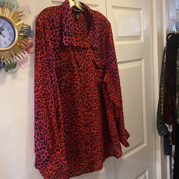 Lane Bryant Red, Black & Pink Sheer Leopard Fashion Blouse - EUC - Size 26/28 - Picture 3 of 13